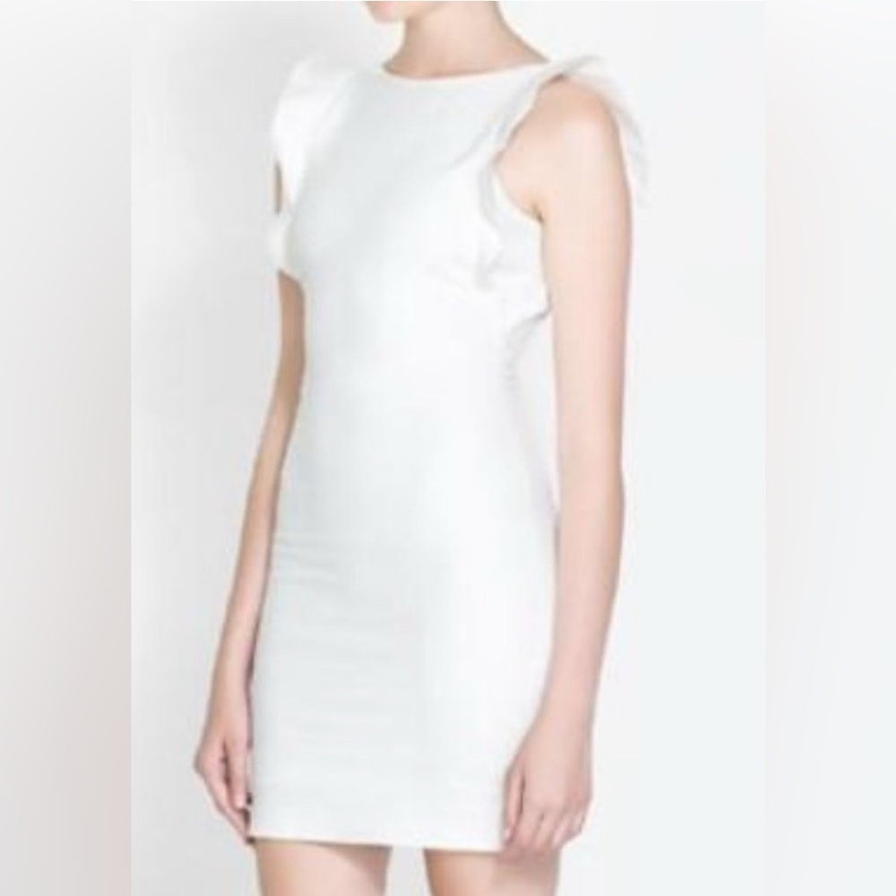ZARA TRAFALUC - Elegant Low Back Ruffled Dress